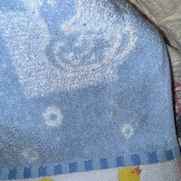 Vintage Blue Towel with Duck Pattern - Picture 3 of 4